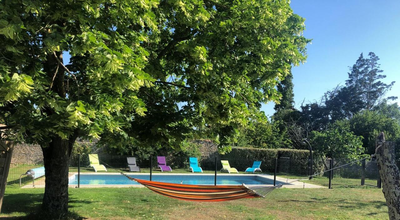L'Enclos Bleu, Gite - Marais Poitevin Avec Piscine Chauffee Chaille-Les-Marais Экстерьер фото