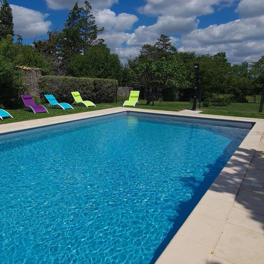 L'Enclos Bleu, Gite - Marais Poitevin Avec Piscine Chauffee Chaille-Les-Marais Экстерьер фото