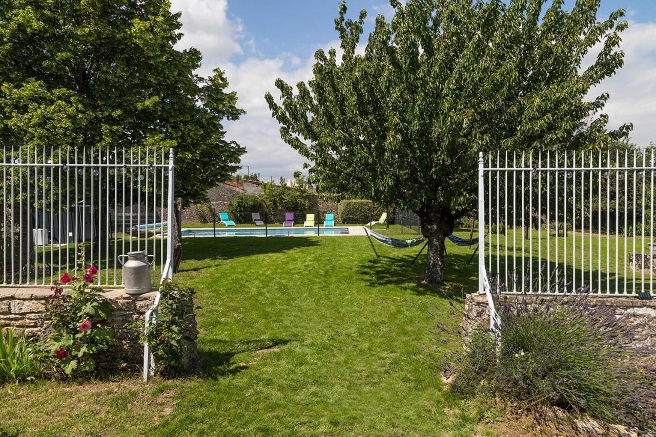 L'Enclos Bleu, Gite - Marais Poitevin Avec Piscine Chauffee Chaille-Les-Marais Экстерьер фото